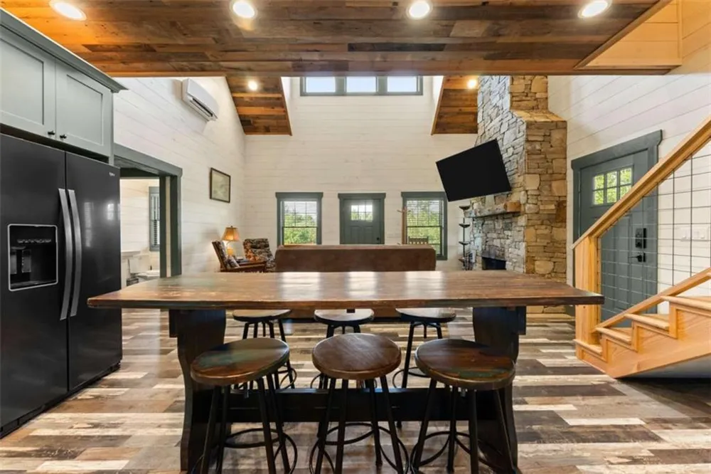 4061 Historic Old Highway 441 Clarkesville, GA 30523