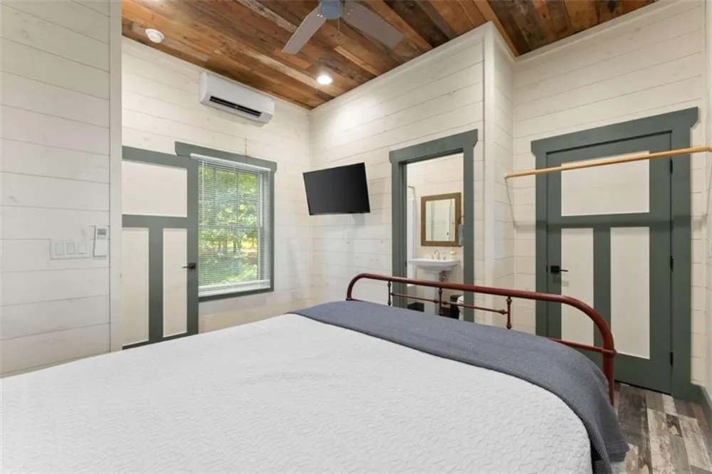 4061 Historic Old Highway 441 Clarkesville, GA 30523