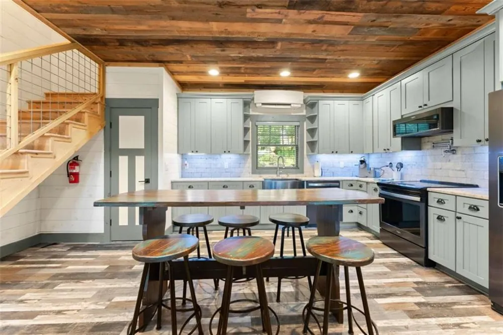 4061 Historic Old Highway 441 Clarkesville, GA 30523