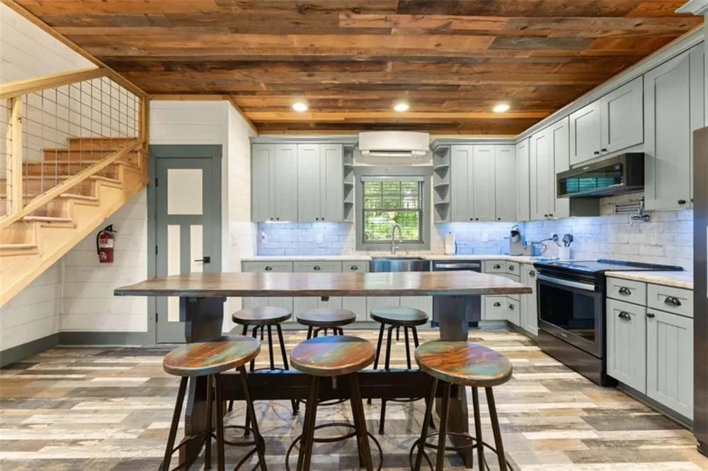 4061 Historic Old Highway 441 Clarkesville, GA 30523