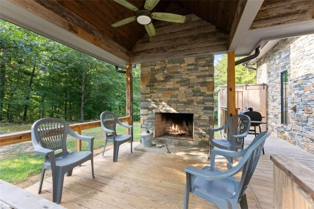 4061 Historic Old Highway 441 Clarkesville, GA 30523