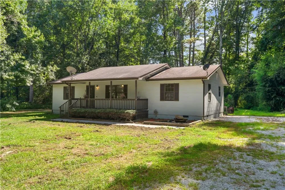 1425 Resaca Lafayette Road NW Resaca, GA 30735