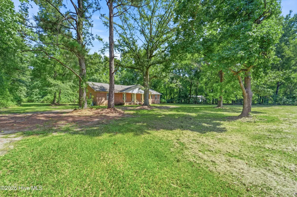 273 E Charity Road Rose Hill, NC 28458