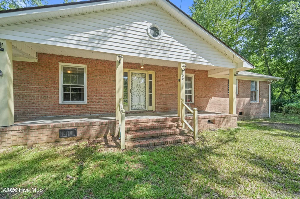 273 E Charity Road Rose Hill, NC 28458