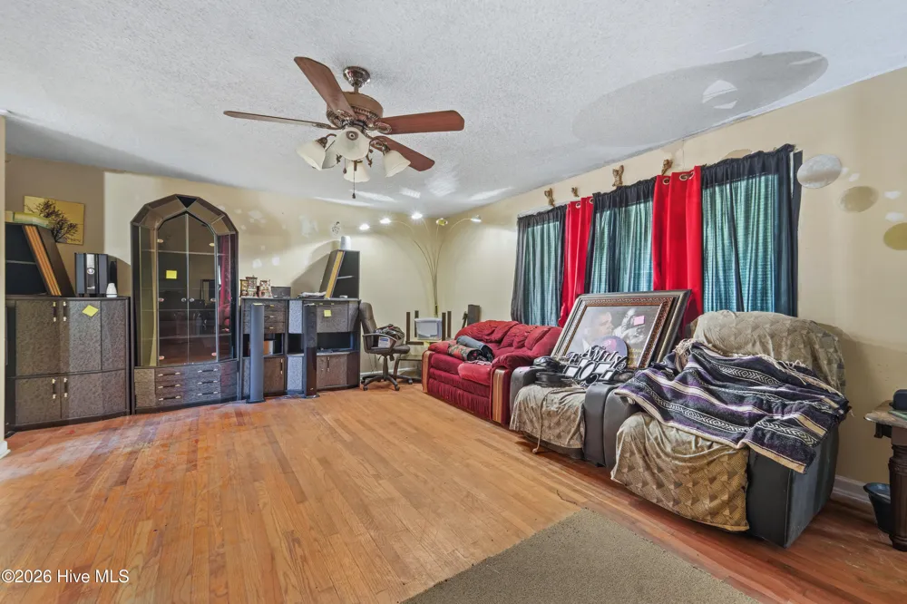 273 E Charity Road Rose Hill, NC 28458