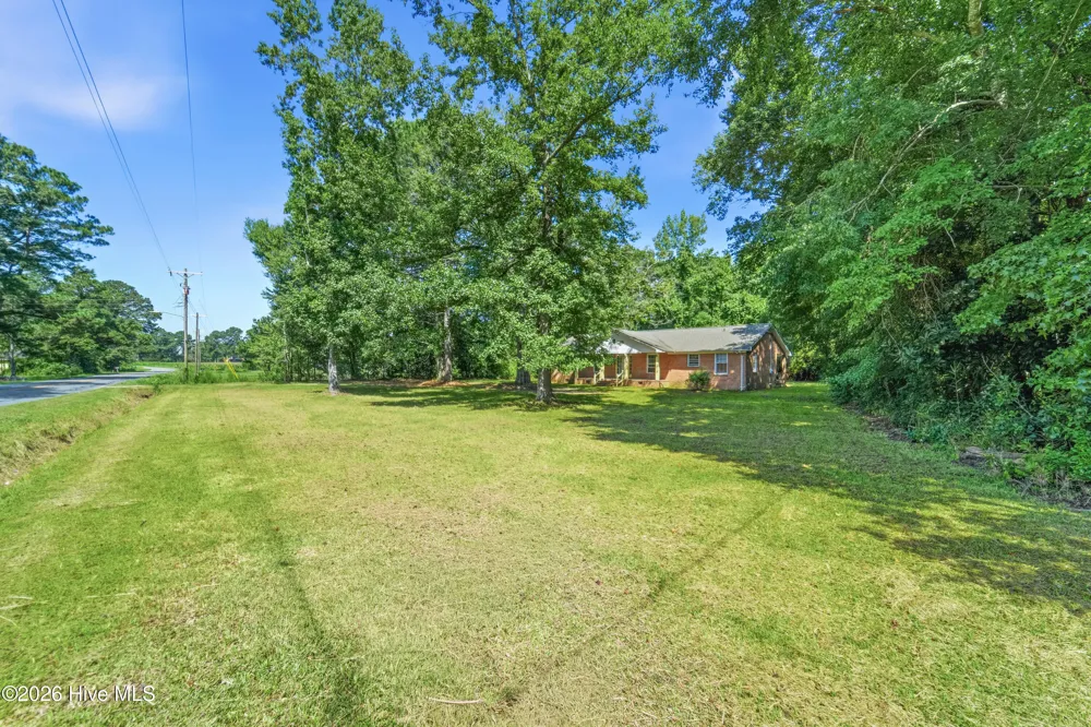 273 E Charity Road Rose Hill, NC 28458