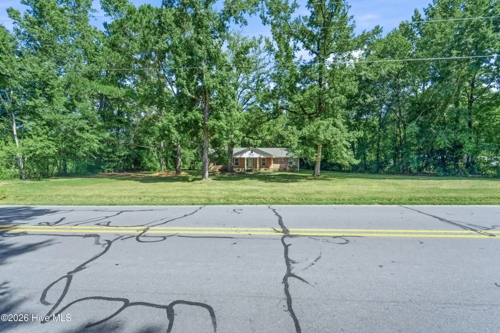 273 E Charity Road Rose Hill, NC 28458