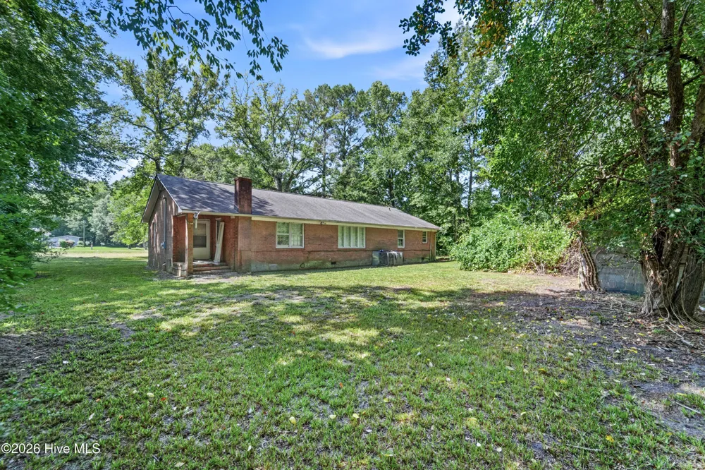 273 E Charity Road Rose Hill, NC 28458