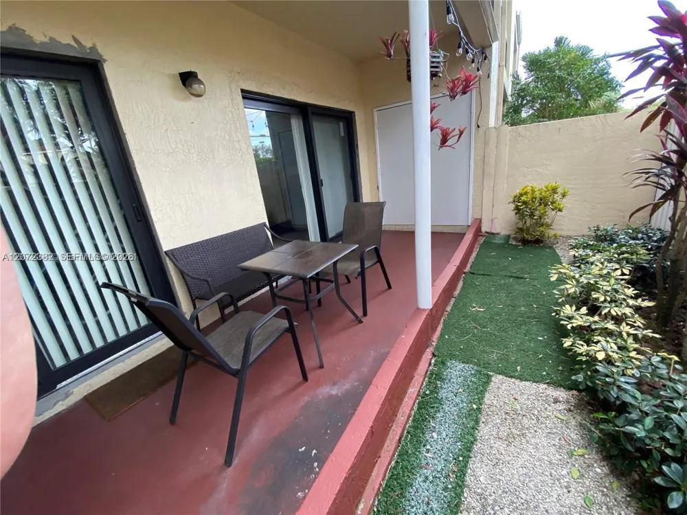 8806 SW 130th Ct #102 Miami, FL 33186