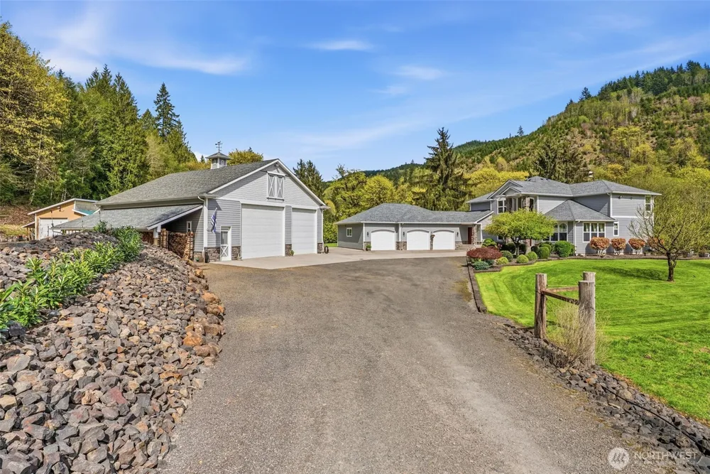480 Apple Creek Rd Longview, WA 98632