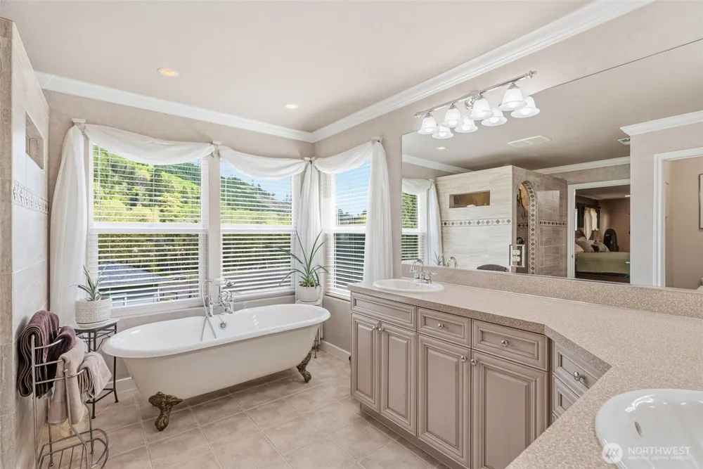 480 Apple Creek Rd Longview, WA 98632