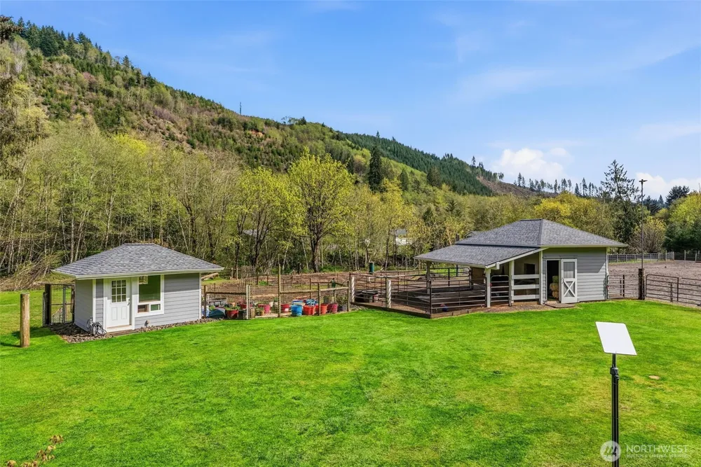 480 Apple Creek Rd Longview, WA 98632