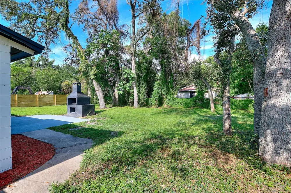 10016 10TH STREET Tampa, FL 33612