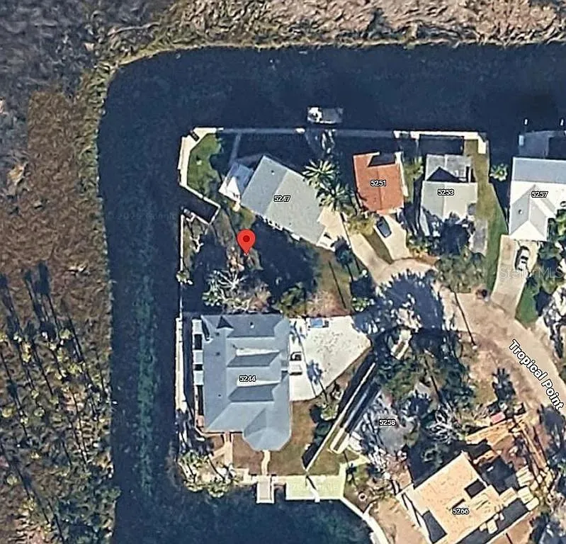 5243 TROPICAL POINT Weeki Wachee, FL 34607