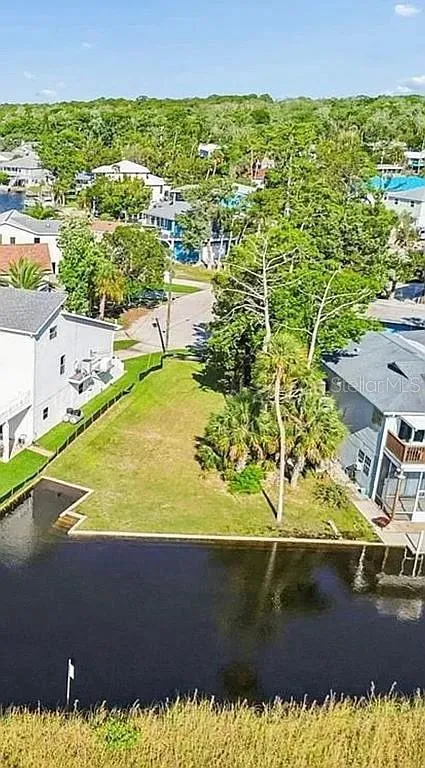5243 TROPICAL POINT Weeki Wachee, FL 34607