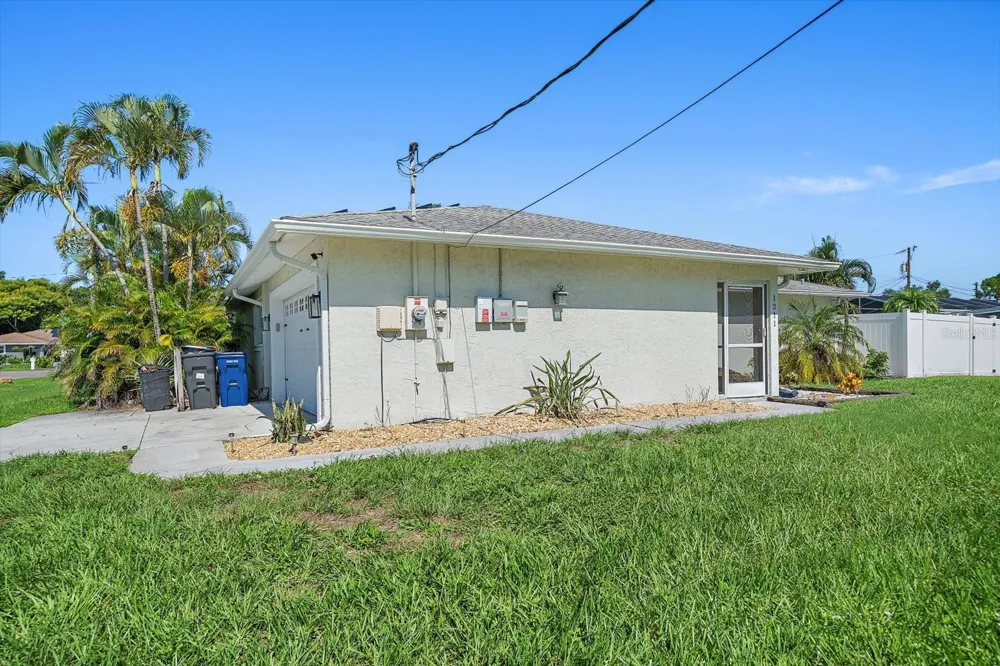 1211 ANGELA MARIA ROAD Sarasota, FL 34243