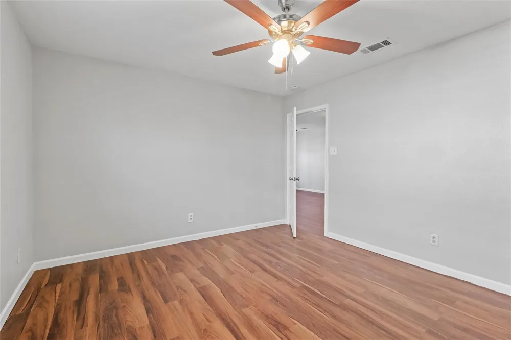 1716 Manor Garden Greenville, TX 75401