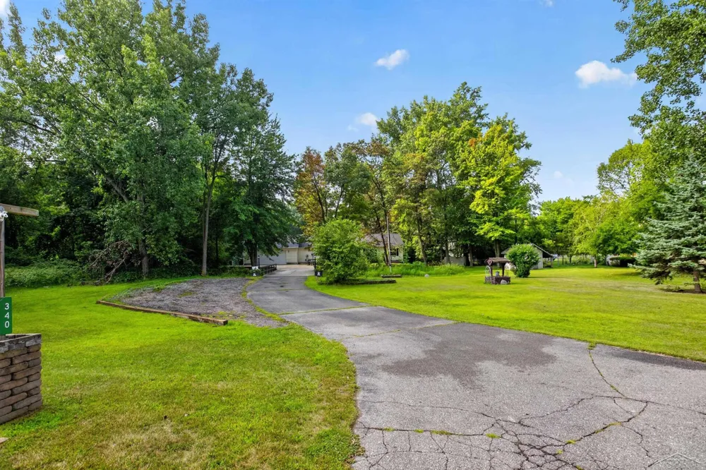 340 Richards Road Bangor Charter Township, MI 48706