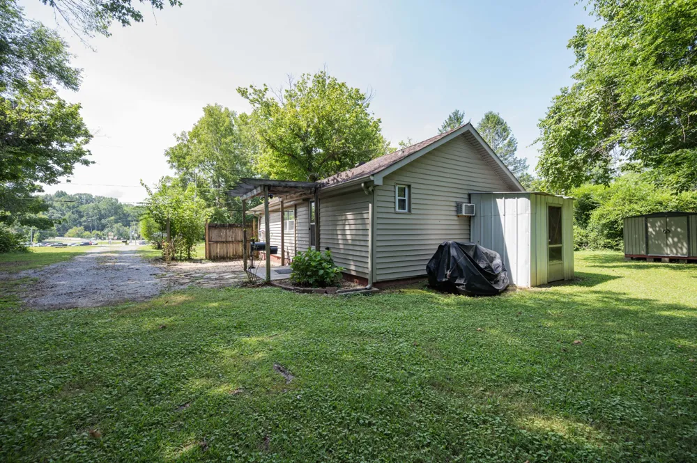 60 Walker St Manchester, TN 37355