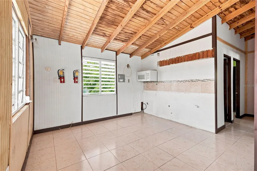 B1 BO UNIBON Morovis, PR 00687