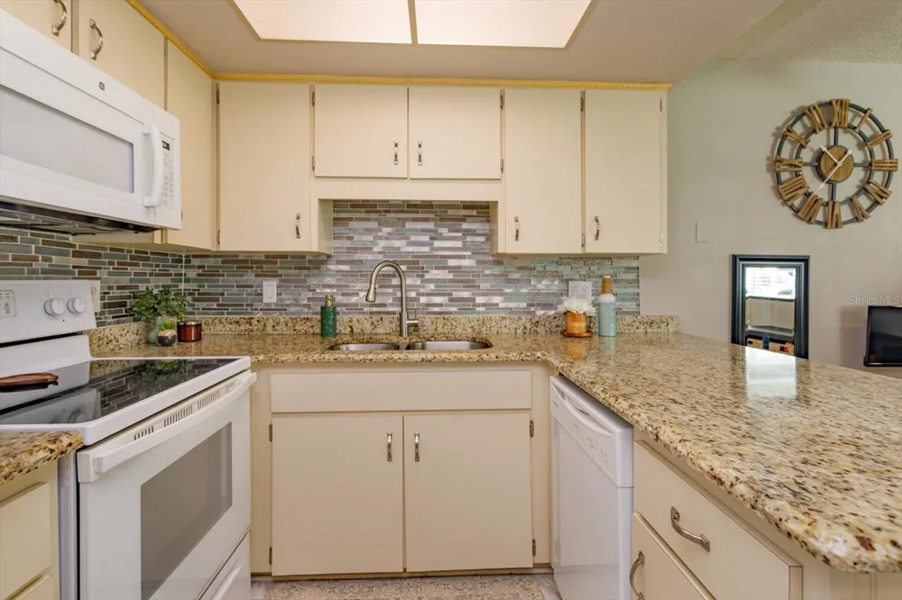 27 WINDTREE LANE #102 Winter Garden, FL 34787