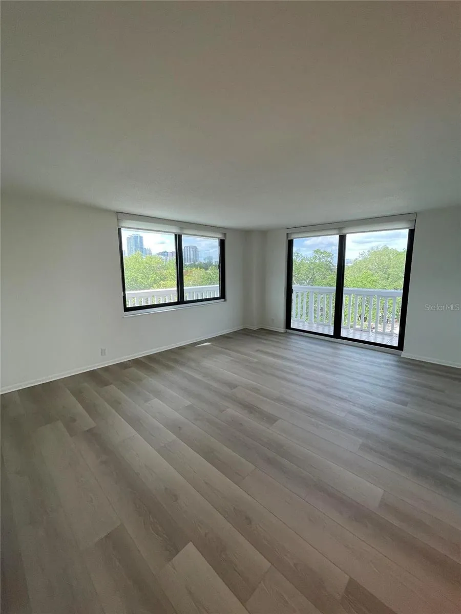 400 E COLONIAL DRIVE #402 Orlando, FL 32803