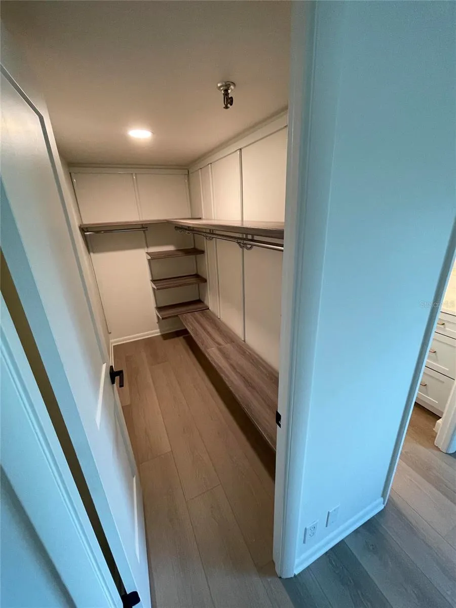 400 E COLONIAL DRIVE #402 Orlando, FL 32803