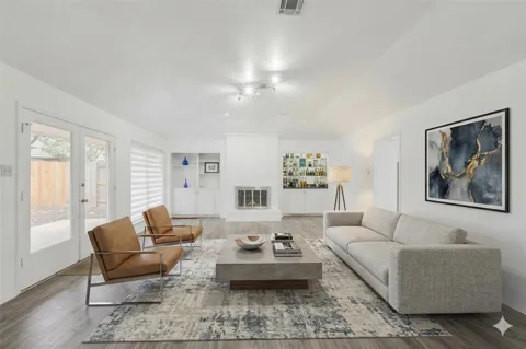 1823 Cherry Bend Drive