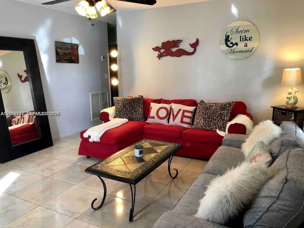 2411 Hayes St Hollywood, FL 33020