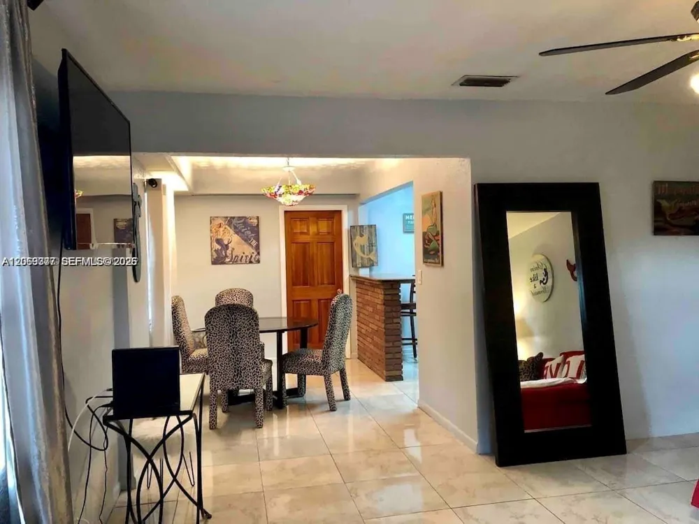 2411 Hayes St Hollywood, FL 33020