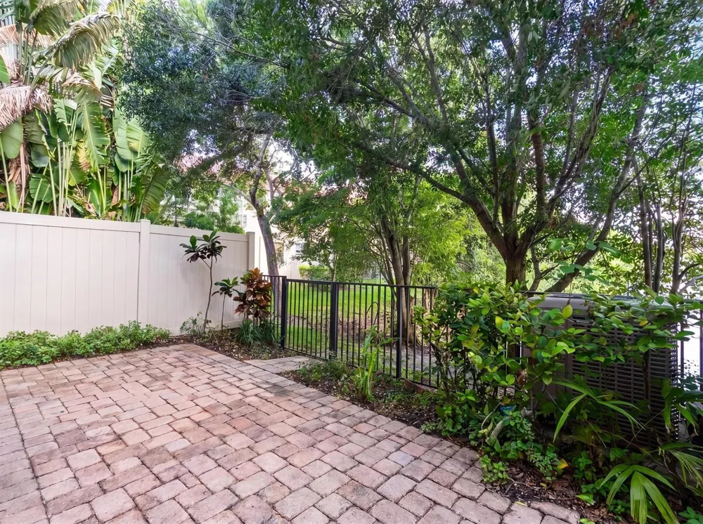 301 LAKE MONTEREY CIRCLE Boynton Beach, FL 33426