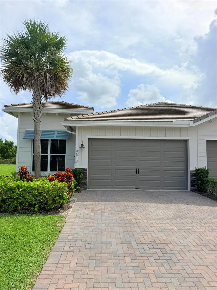 19610 Weathervane Way Loxahatchee, FL 33470