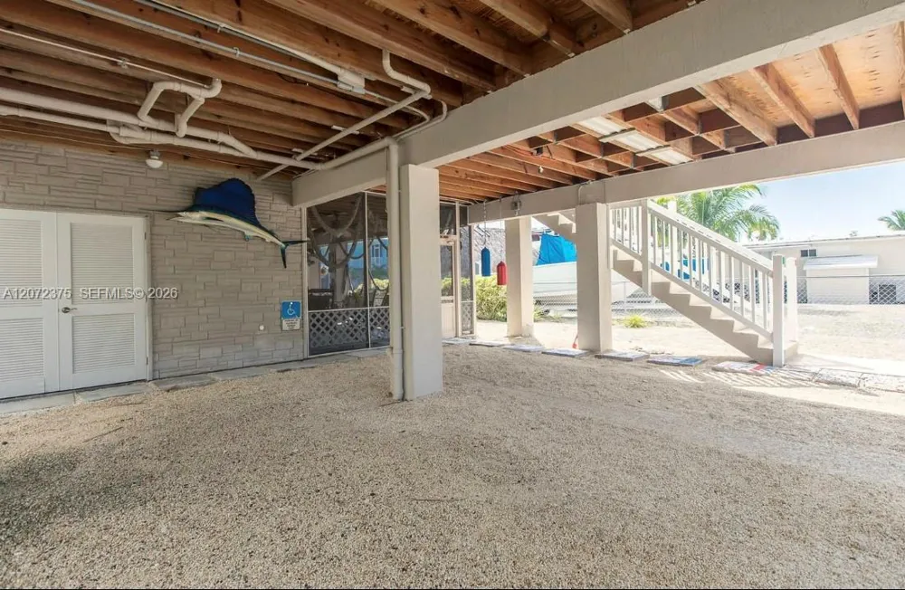 11 Flamingo Rd Key Largo, FL 33037