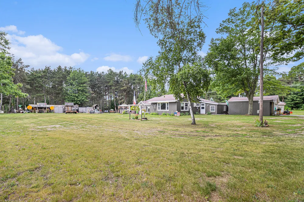 19030 Almy Road Reynolds Township, MI 49329
