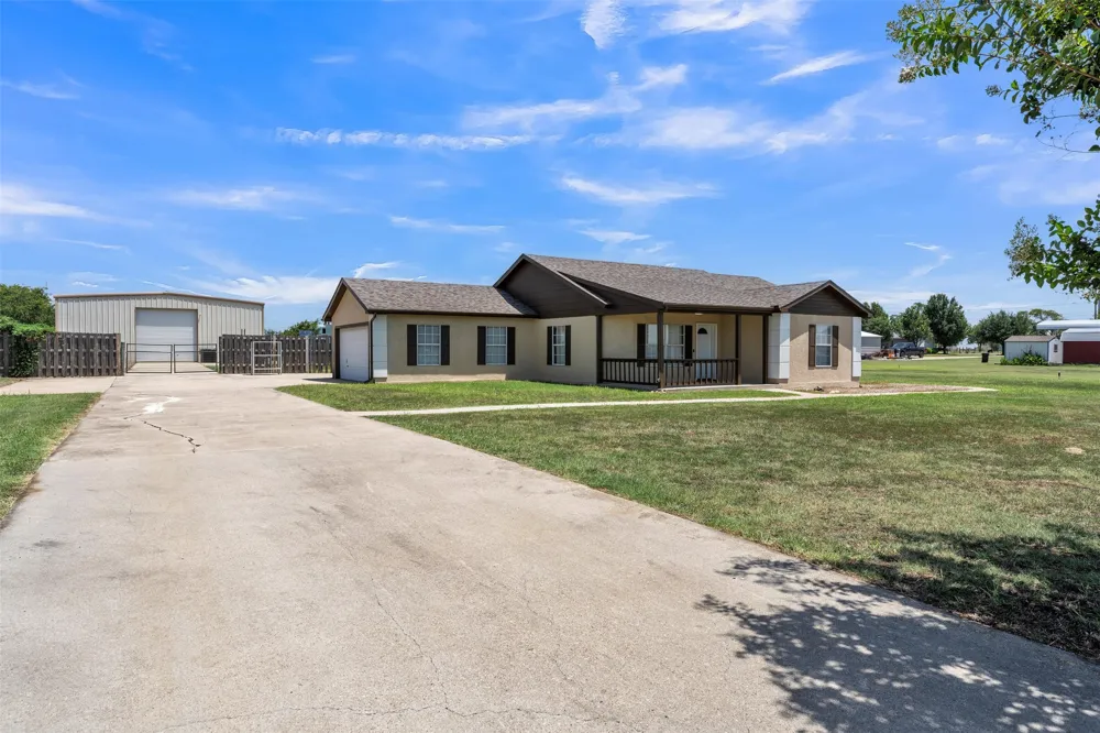 10282 Gentry Drive Justin, TX 76247
