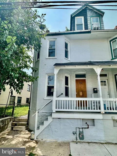 706 E WALNUT STREET