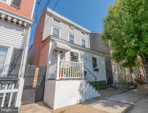 560 SECOND STREET
