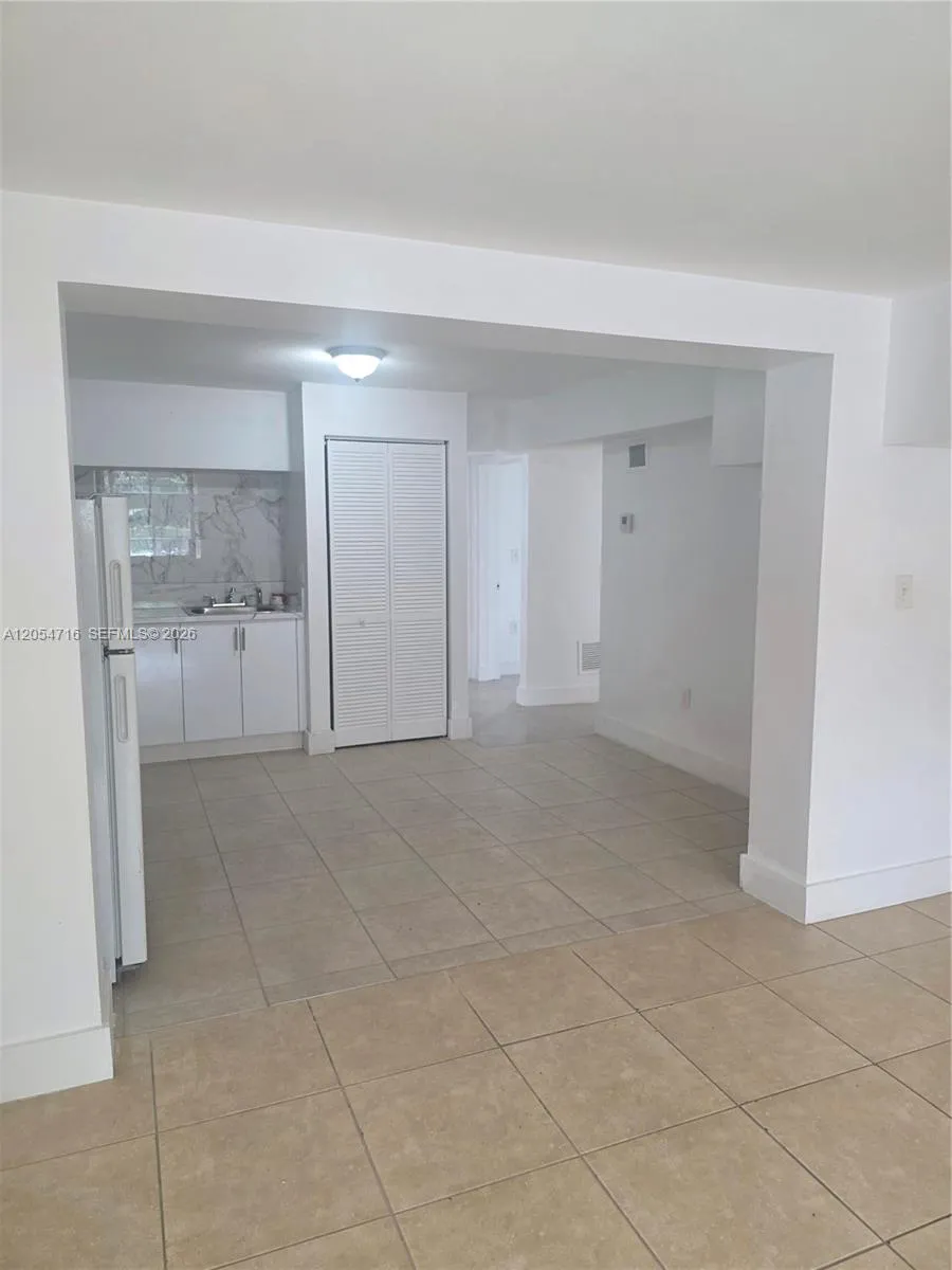 1921 NW 59th St #D Miami, FL 33142