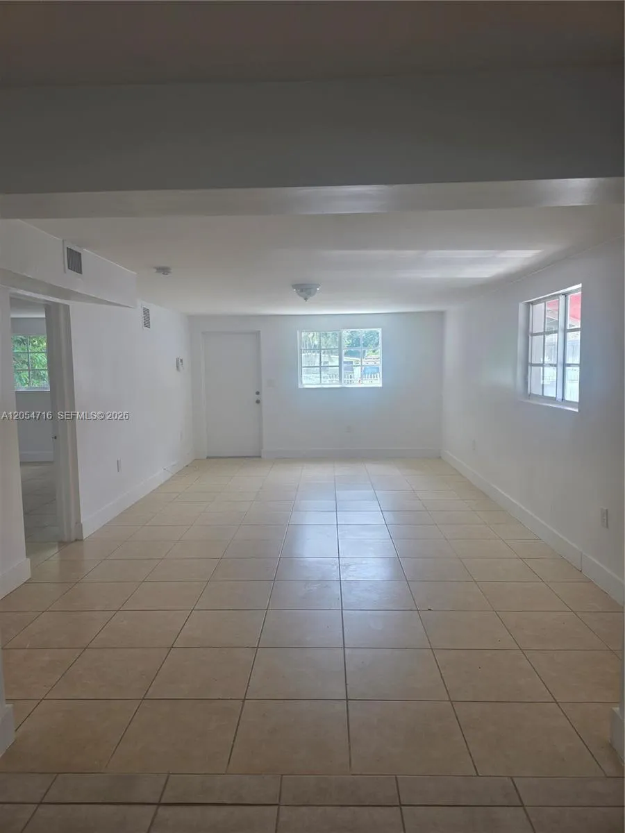 1921 NW 59th St #D Miami, FL 33142