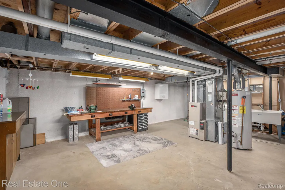 3373 Auburn Drive Troy City, MI 48083