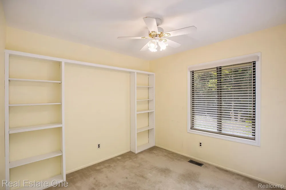 3373 Auburn Drive Troy City, MI 48083