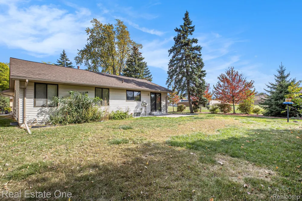 3373 Auburn Drive Troy City, MI 48083
