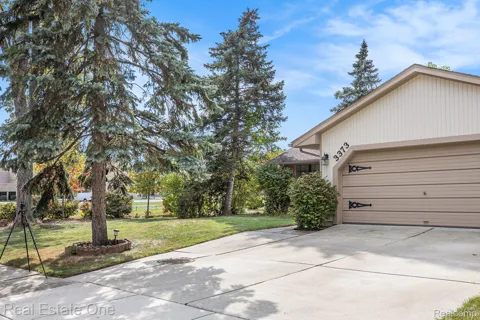 3373 Auburn Drive