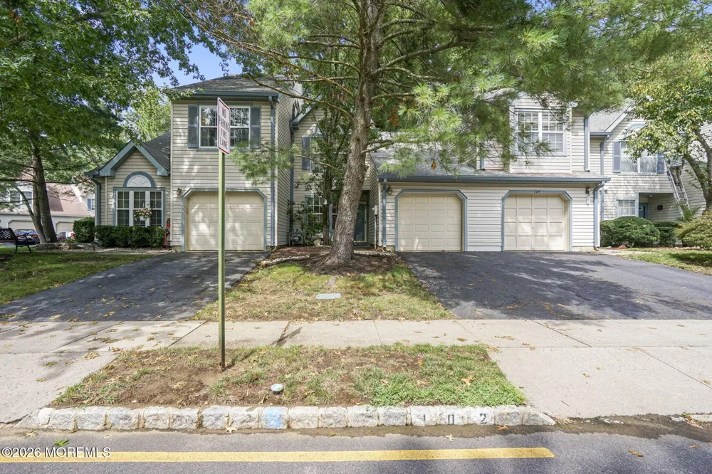 102 Rumford Way Manalapan, NJ 07726