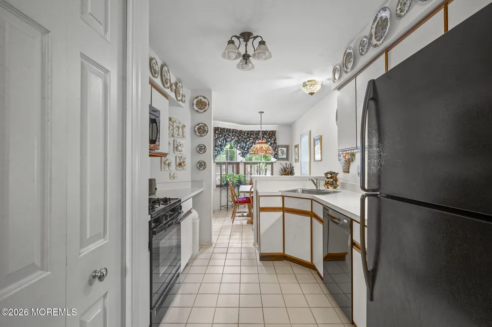 102 Rumford Way Manalapan, NJ 07726