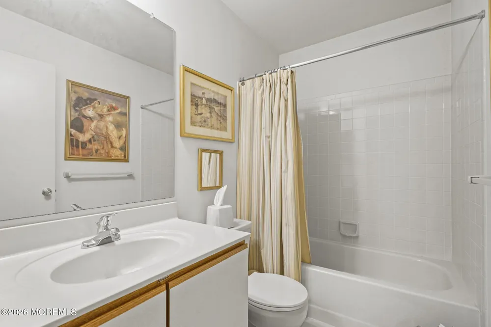102 Rumford Way Manalapan, NJ 07726