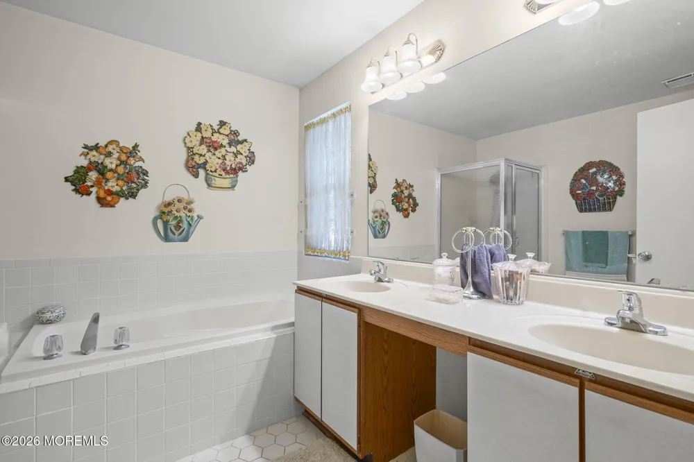 102 Rumford Way Manalapan, NJ 07726
