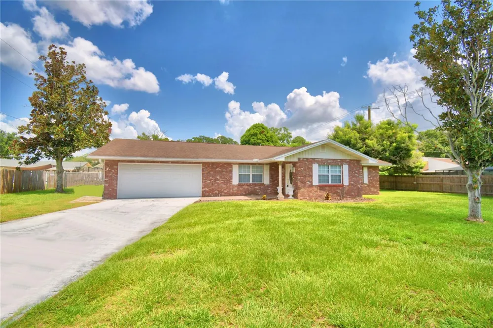 1206 SUSAN LANE Auburndale, FL 33823