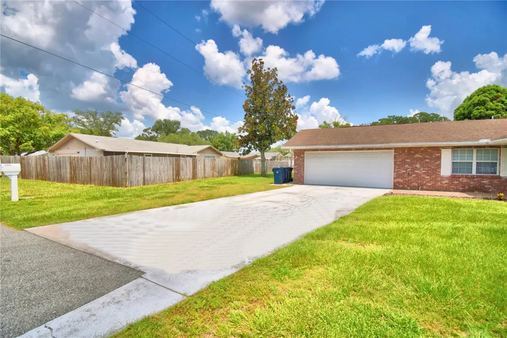 1206 SUSAN LANE Auburndale, FL 33823