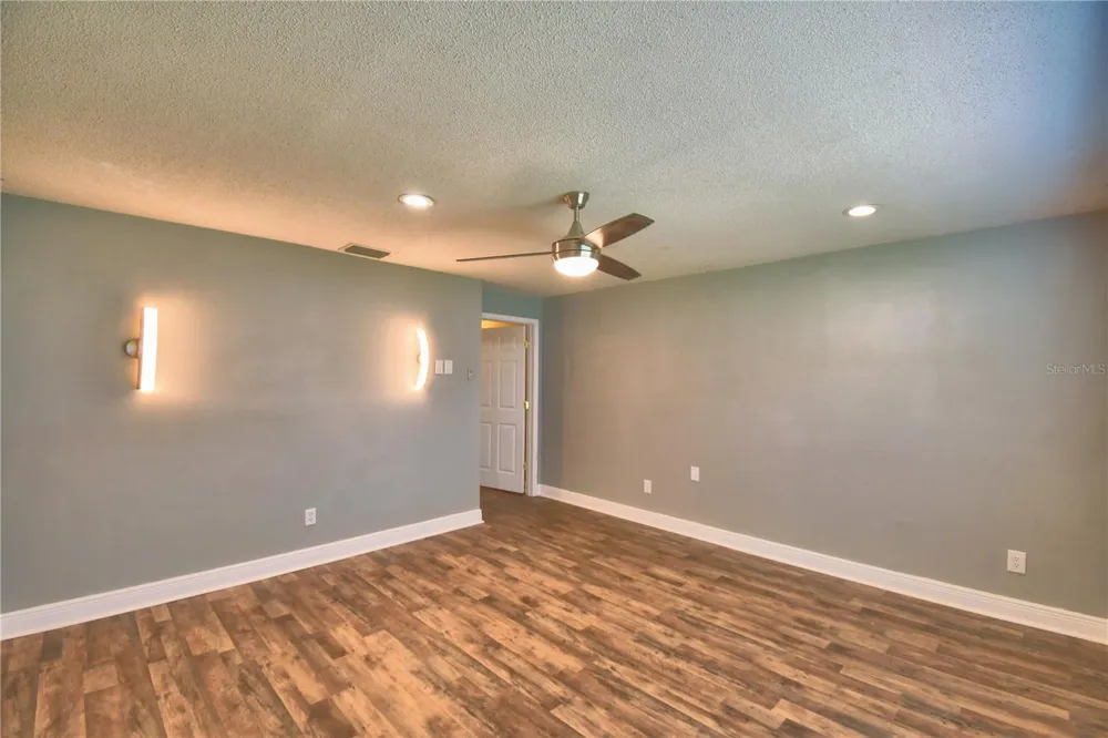 1206 SUSAN LANE Auburndale, FL 33823